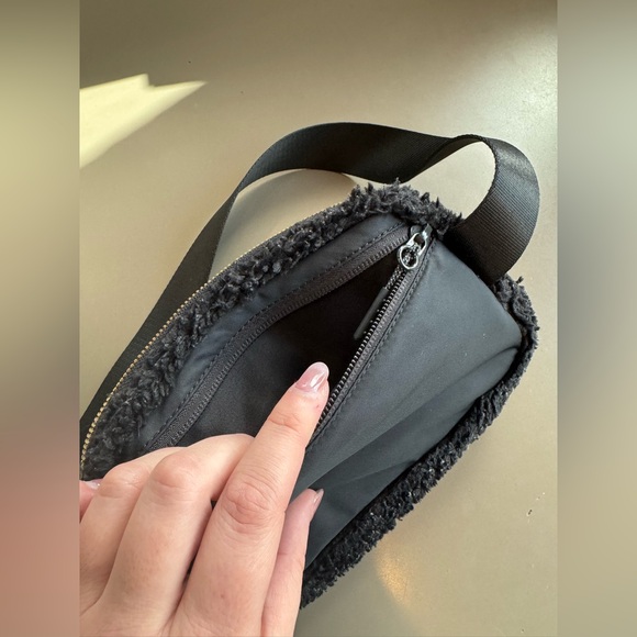 Lululemon Fleece Everywhere Belt Bag - Picture 9 of 14
